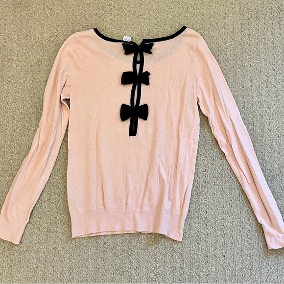 Pink top with bow detailing on the back - Picture 2 of 2